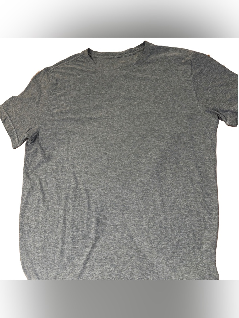 Vuori Men’s Strato Tech Tee | Size L | Gray